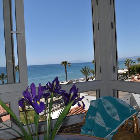 Fantastic Studio - Beachfront Appartement Torrox Buitenkant foto