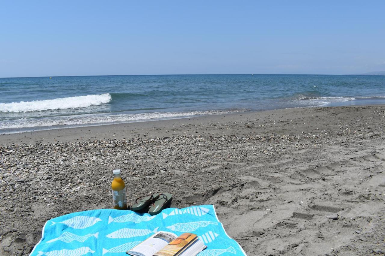 Fantastic Studio - Beachfront Appartement Torrox Buitenkant foto