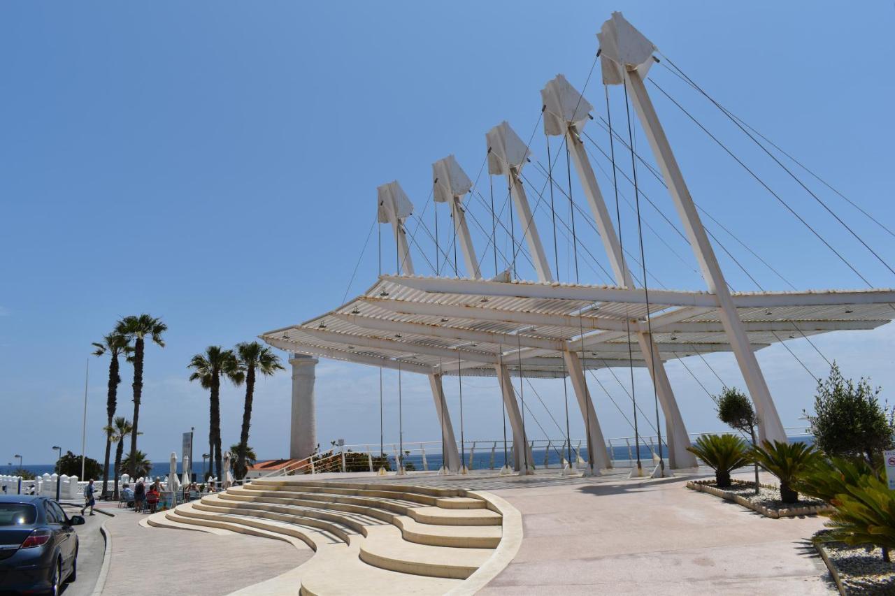 Fantastic Studio - Beachfront Appartement Torrox Buitenkant foto