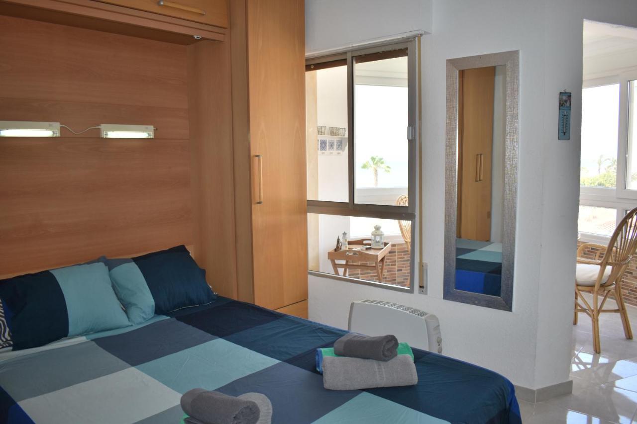 Fantastic Studio - Beachfront Appartement Torrox Buitenkant foto