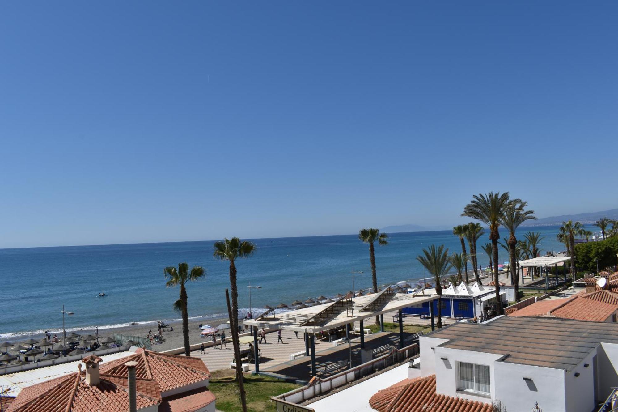 Fantastic Studio - Beachfront Appartement Torrox Buitenkant foto
