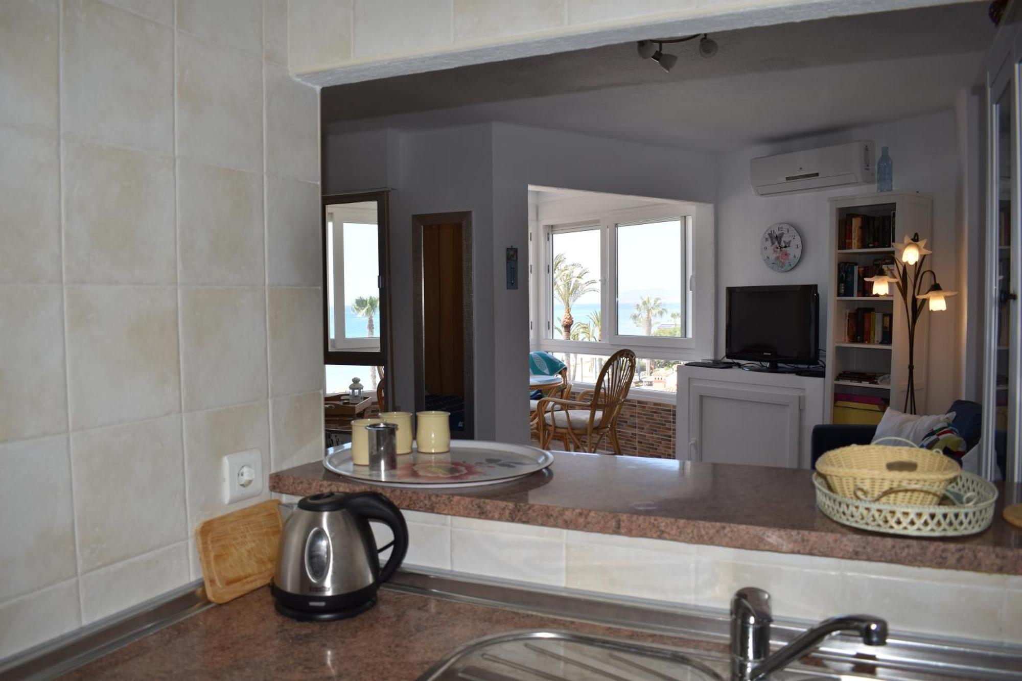 Fantastic Studio - Beachfront Appartement Torrox Buitenkant foto