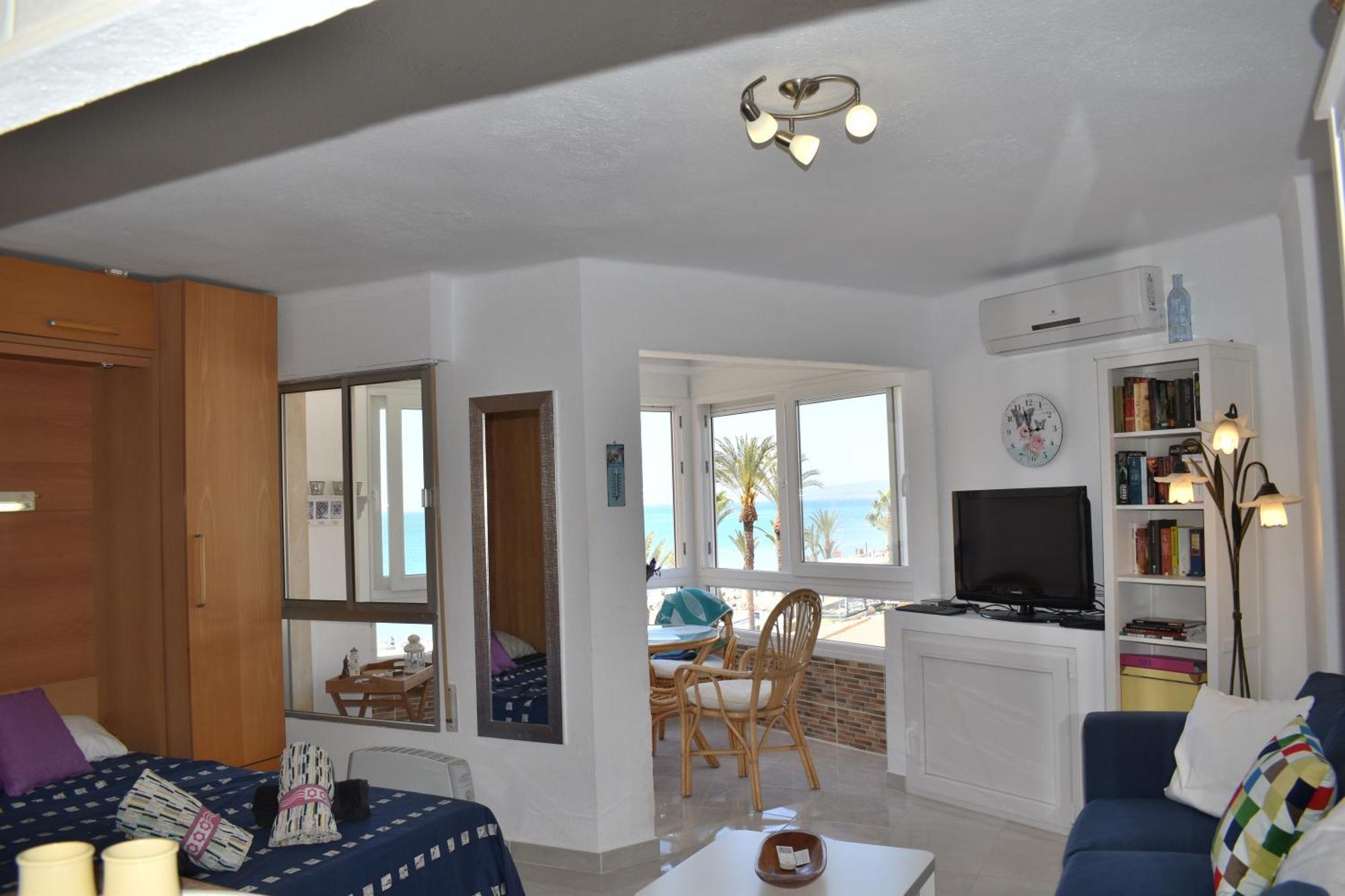 Fantastic Studio - Beachfront Appartement Torrox Buitenkant foto